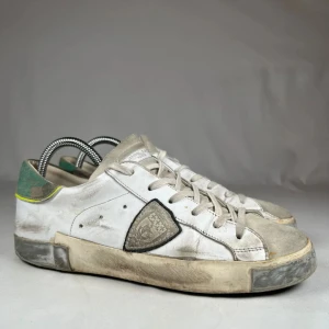 Philippe models skor - Säljer ett par snygga Philippe models i bra skick! Strl 40/41 | Tillbehör:Endast skor | skriv om du har några funderingar!