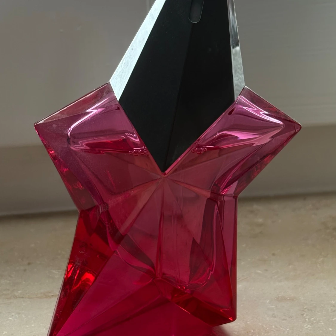 Mugler Stjärnformad parfymflaska i rosa