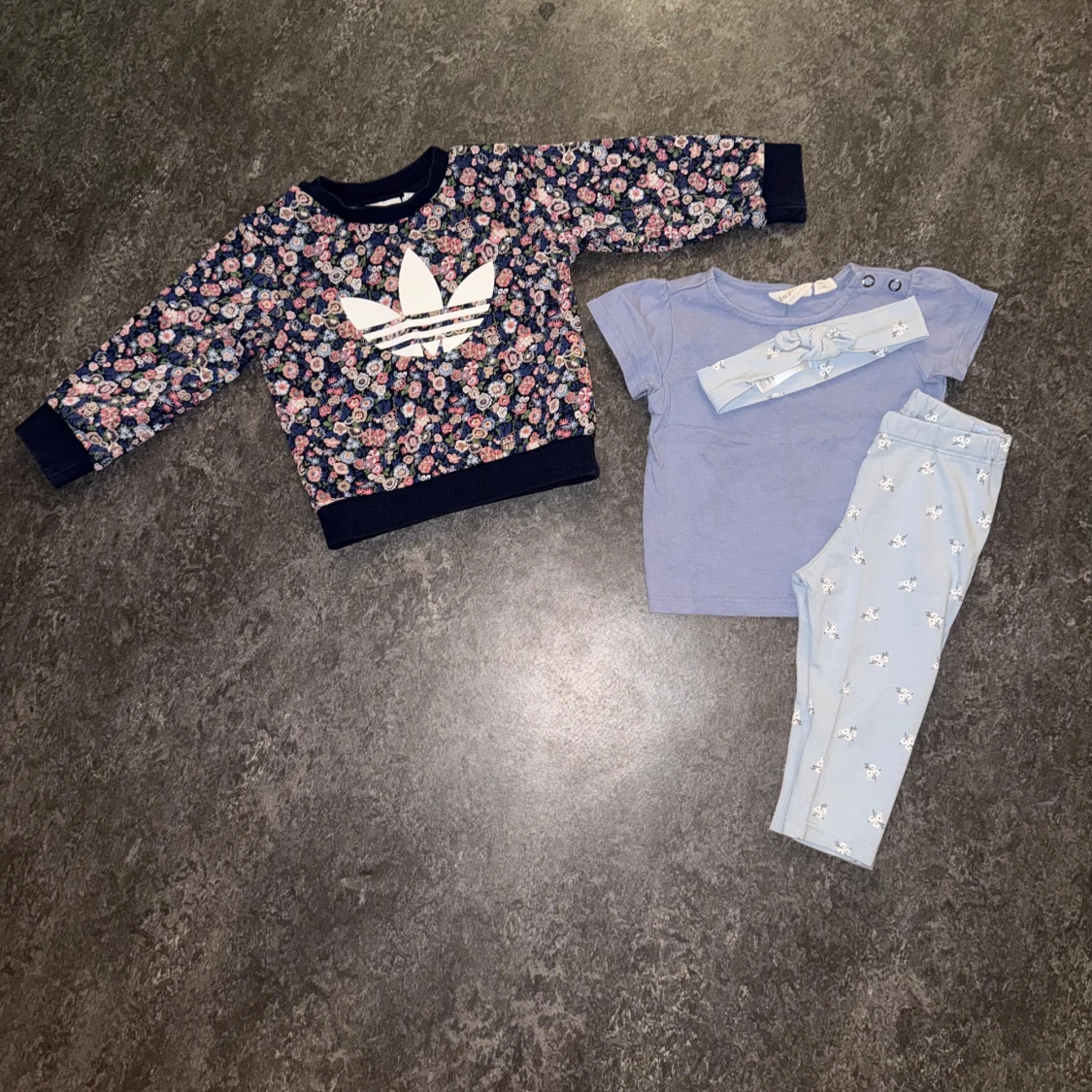 Klädpaket flicka 74 - 1