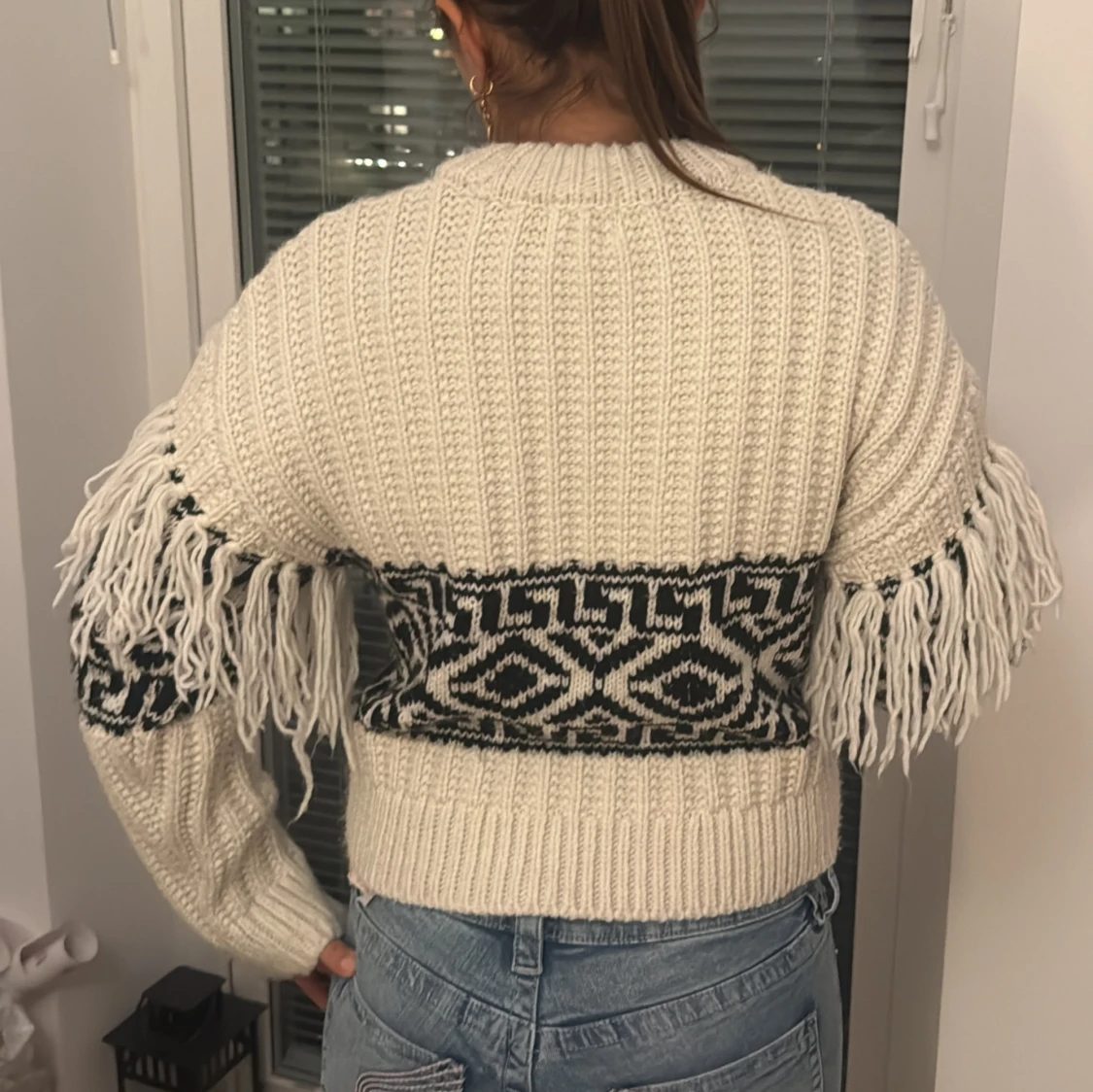 Vit och svart croppad stickad tröja - 2