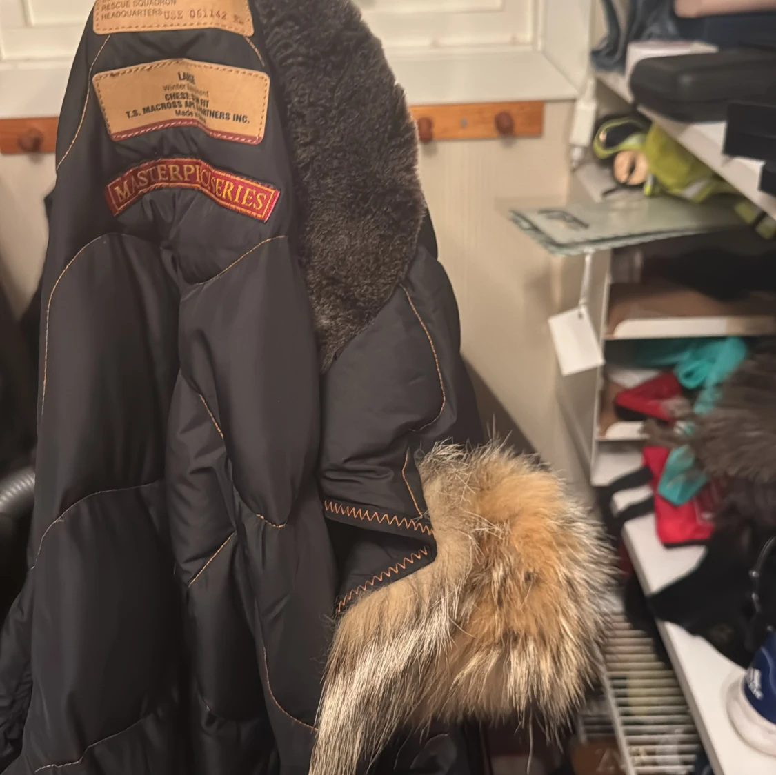 Svart Parajumpers dunjacka med äkta räv päls - 3