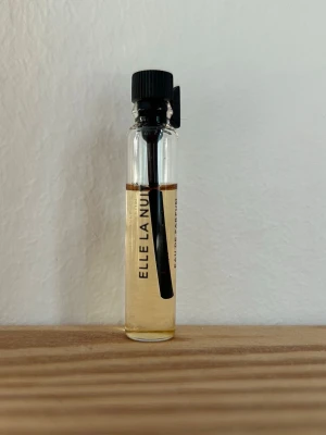 ESSNCE tester ELLE LA NUIT - Elle la nuit