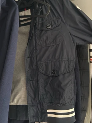 Byter köp ej - Jag byter me nån så skriv nt inget är till salu. Moncler jacka, Philippe models, Jacob cohen.