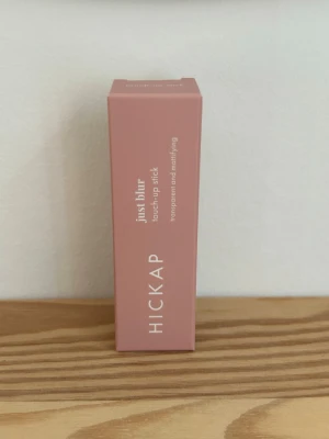 Just Blur Touch-Up Stick - Touch up stick från hickap🌸 https://hickap.com/products/just-blur-touch-up-stick?_pos=2&_psq=tou&_psid=623f780f8&_ss=e