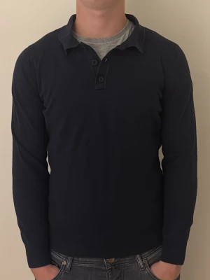 Massimo Dutti Pikétröja - - Condition: 8/10 - Color: Navy Blue - Size: S