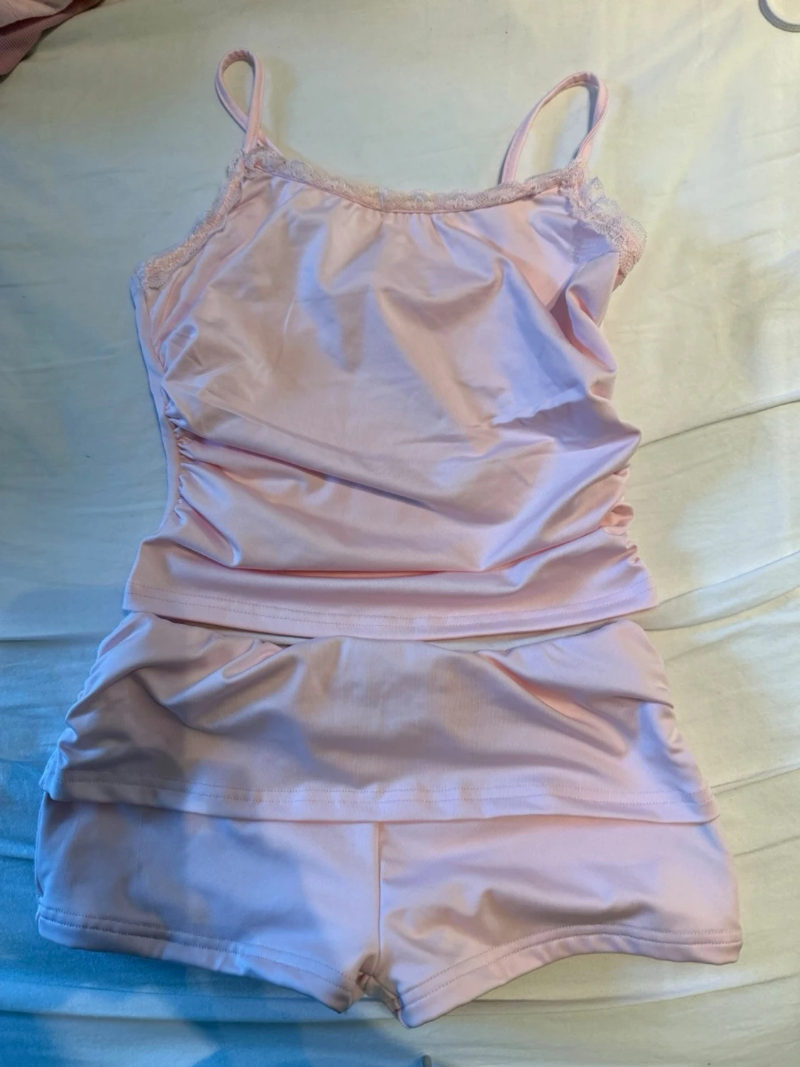 Ljusrosa linne och shorts set - 1
