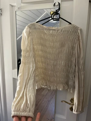 Peplum blus från Cream - Använd fåtal ggr