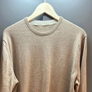 Stenströms crewneck passar M/L - Riktigt snygg stenström crewneck, passar mig som brukar använda M/L vanligtvis. 