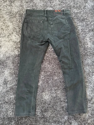 Dondup George jeans - Mörk gråa jeans från dondup.
