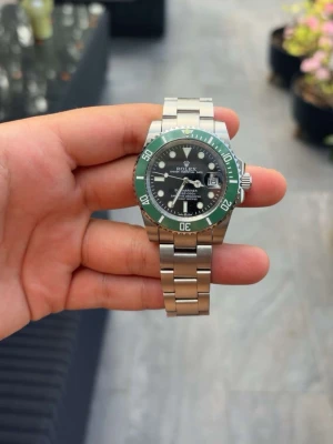 Rolx  - Fint och bra skick skriv om mer bilder och frågor 