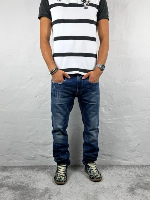 Replay jeans  - Ett par snygga jeans från Replay i storlek W33 L30 i modellen Anbbas  