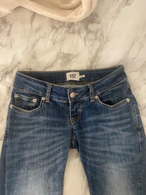 Blaze jeans - Blå blaze jeans från lager i storlek XS short, väldigt lågmidjade men tycker inte jag passar i färgen så därför säljer jag 🙏🏼 är alltid öppen för prisförslag 