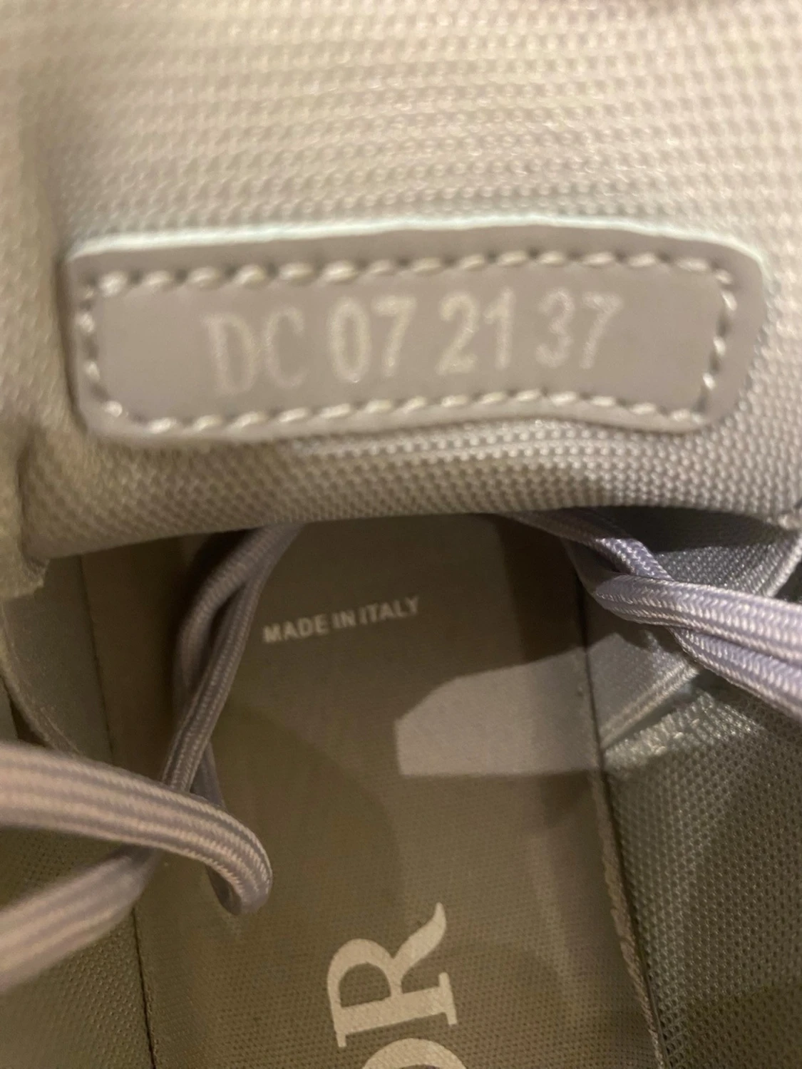 Gråa sneakers - 5
