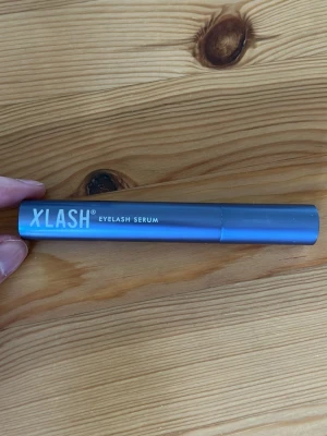 Xlash ögonfransserum - Säljer detta eyelash serum från Xlash. Obs öppnat och testat. 