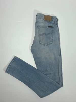 Nudie jeans - 👕 Plagg: Jeans                                                          📏 Storlek: 31/34                                                            🏷️ Märke/Modell: Nudie                                                 ✨ Skick: Fint skick                                                        💬 Vid frågor är det bara att skriva!                                                                                          🛍️ Gramenti