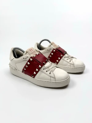 Valentino Rockstud Skor - Valentino Rockstud Sneakers | Storlek 36,5 | Skick 8,5/10 | Nypris ca 7700kr | 100% autentiska |