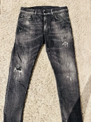 Dondup Jeans - Skick: 10/10 | Storelekn är 29 men är stor i storleken så skriv om ni vill ha måtten! | 