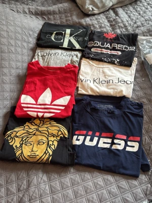 Märkes t shirtar - Olika märken xs-s , skriv vid fler bilder och frågor. 300kr allihopa annars 50kr styck 