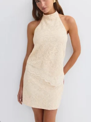 Lace halterneck top - Säljer denna jättefina toppen från Gina! Aldrig använts, prislappen sitter kvar💗