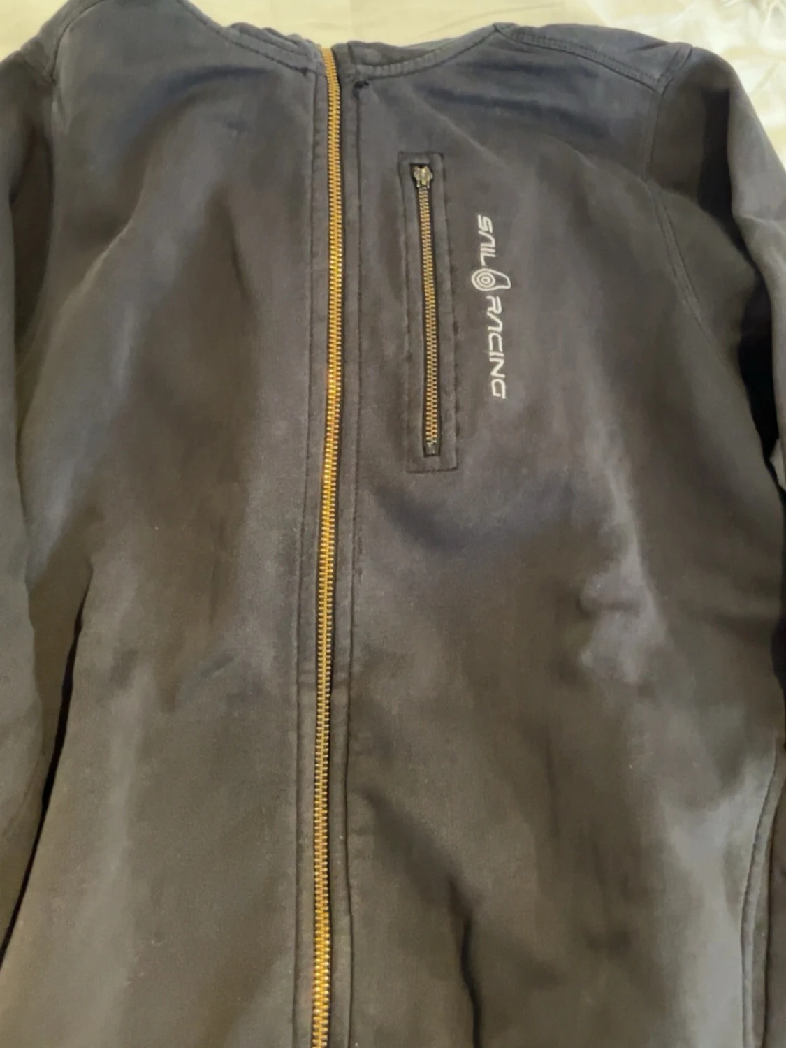 Svart hoodie från Sail Racing