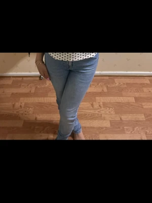 Blå skinny jeans från lager  - Blå skinny jeans från lager 157, strl xs, aldrig använd 