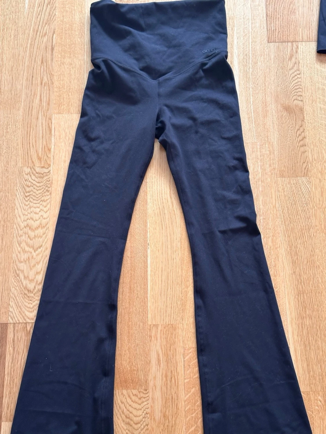 Svarta gravid bootcut leggings med hög midja - 1