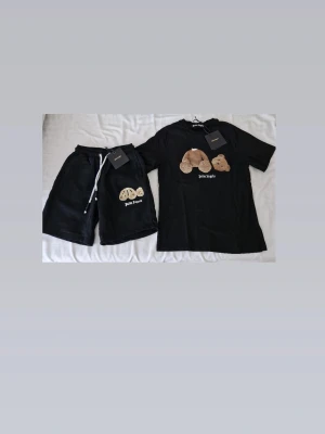 Palm angels t-shirt och shorts - Helt ny, aldrig använd, pris går att diskutera 