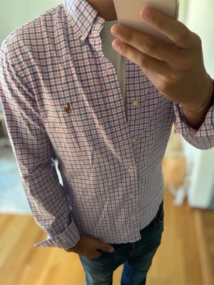 Rutig skjorta från Polo Ralph Lauren - Bra skick skriv vid funderingar!