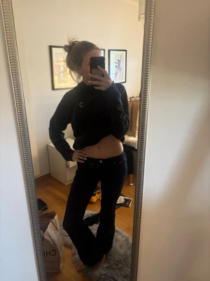Mörkblå bootcut jeans - Storlek 36