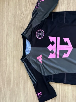 Topp klass Inter Miami tröja Messi - Topp klass  Bra skick Pris kan diskuteras 