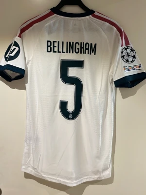 Real Madrid 26/27 Bellingham  - En Real Madrid 26/27 Bellingham spelar version, Storlek L, helt ny