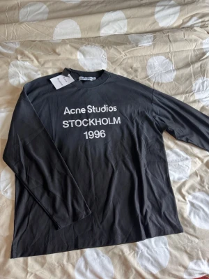 Acne long sleeve - Super snygg helt ny long sleeve tröja 