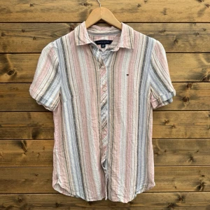 Tommy Hilfiger Skjorta (XS)  - Mycket gott begagnat skick!     1228 