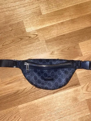 Svart magväska från Zara - Magväska från Zara