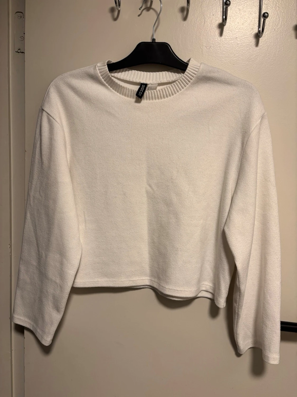 Vit croppad tröja från H&M Divided