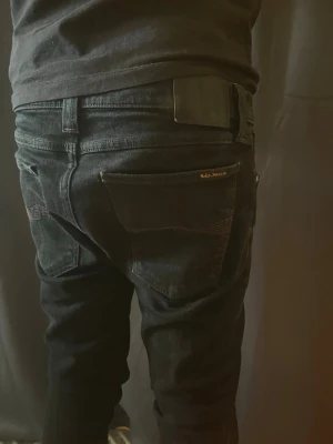 Nudie jeans  - Riktigt snygga Nudie jeans som aldrig är använda, Storlek w32/32, väldigt tight model om man ska vara ärlig. Vid köp av bundle (T.ex, Jeans o Hoodie) får man skön rabbat 🙌