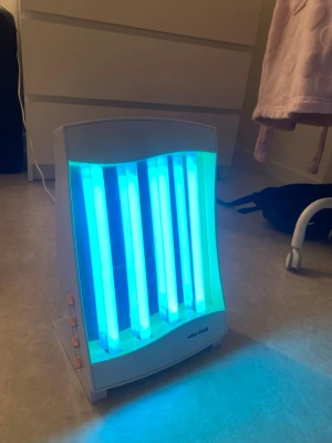 Solarium - Säljer ett ansikts solarium köptes på vinted. Pris kan diskuteras 
