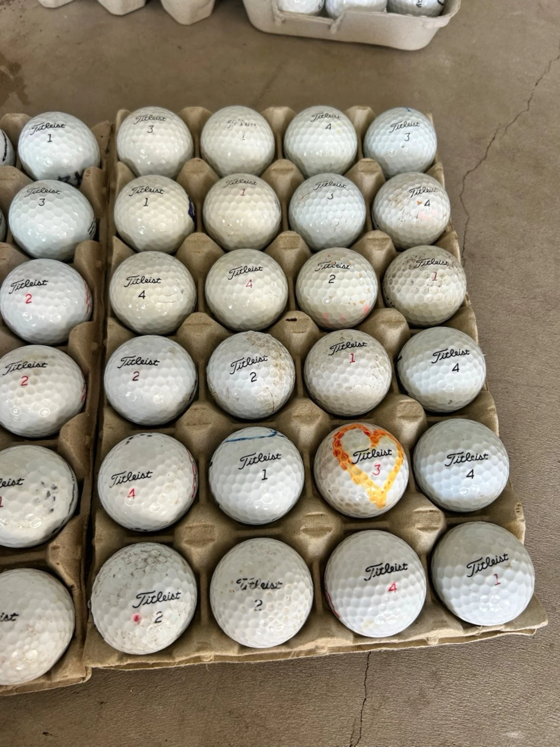 Stort parti Titleist golfbollar 48 st-C/B - 1