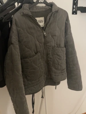 Zara jacka - jätte fin jacka från Zara, använt 1gång 💕