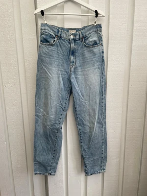 Ljusblå jeans - Säljer ett par ljusblå jeans