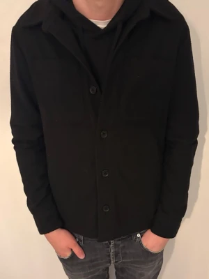 Overshirt - Schysst overshirt från stanley/stella | Storlek S | Bra skick | Modellen är 185