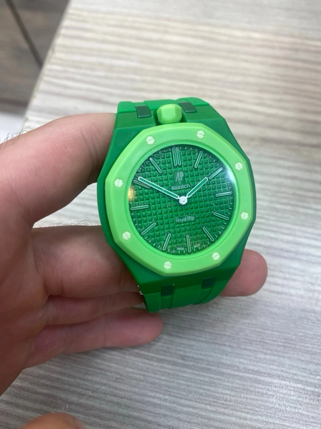  Swatch Royal Pop klockor - 3