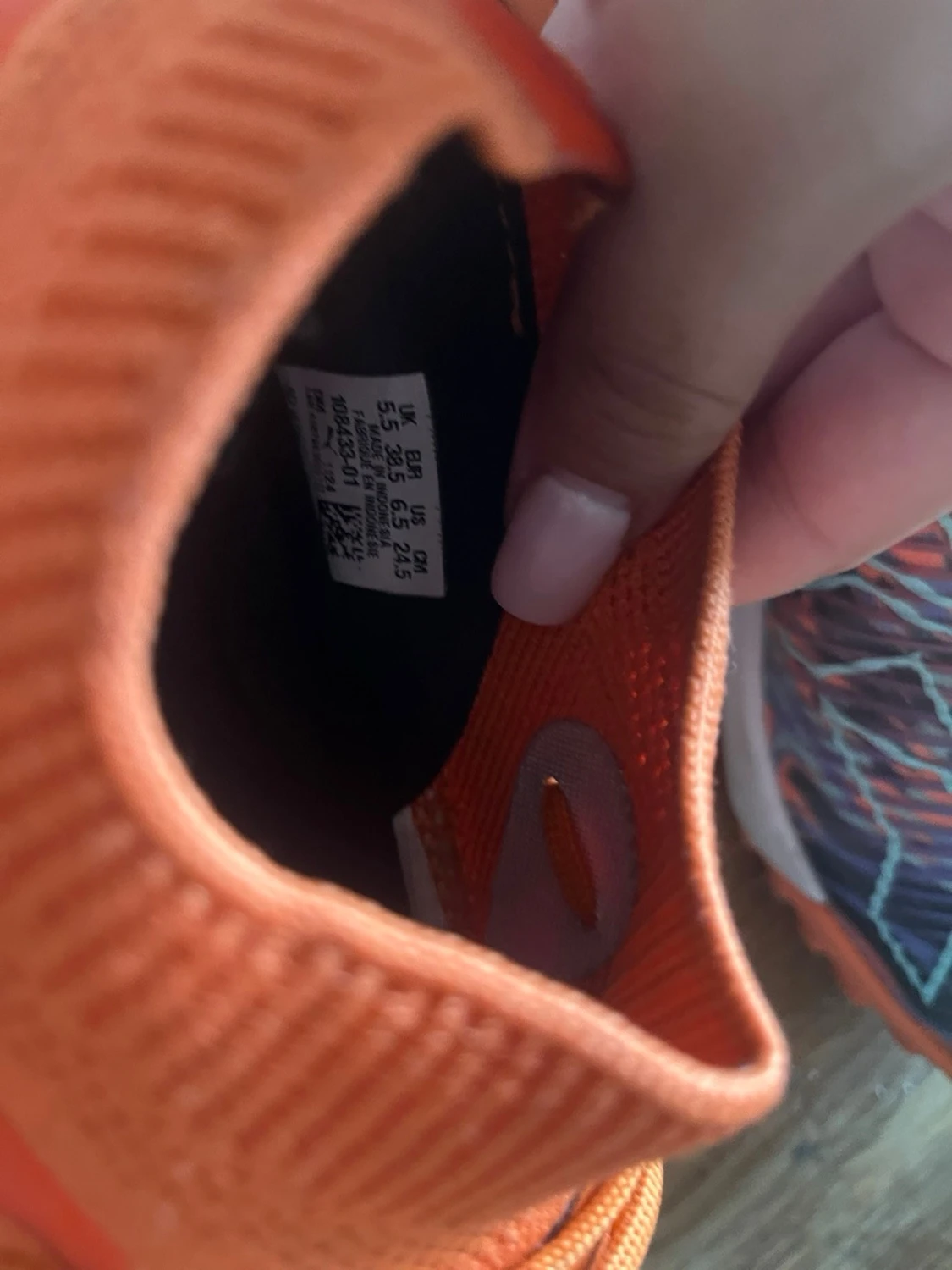 Orangea Puma fotbollsskor - 1