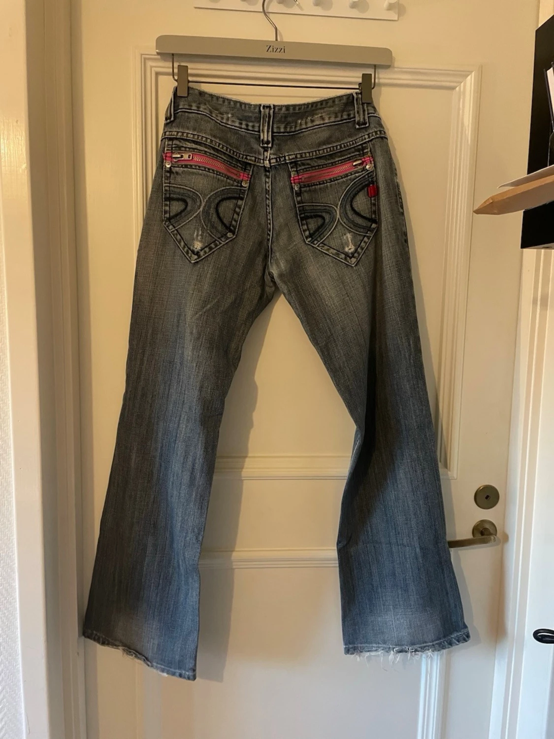 Baggy jeans från Blend med detaljer
