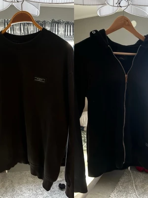 Sweatshirt och hoodie 300 för jåfa - 300 för båda den vänstra är st S och högra xs