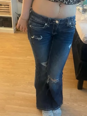 Lågmidjade jeans  - Jätte bra skick men tyvärr för små för mig
