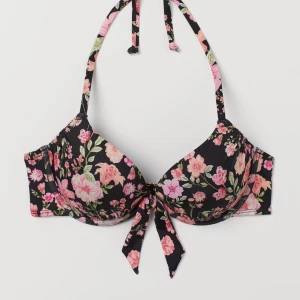 Bikiniöverdel push up från H&M storlek 34 - Helt oanvänd bikiniöverdel storlek 34 från H&M😊