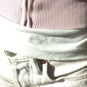 jeans 🐮 - superfina ljusrosa jeans från acne studios. Sköna och lätta. Vid mer frågor skriv! 💕