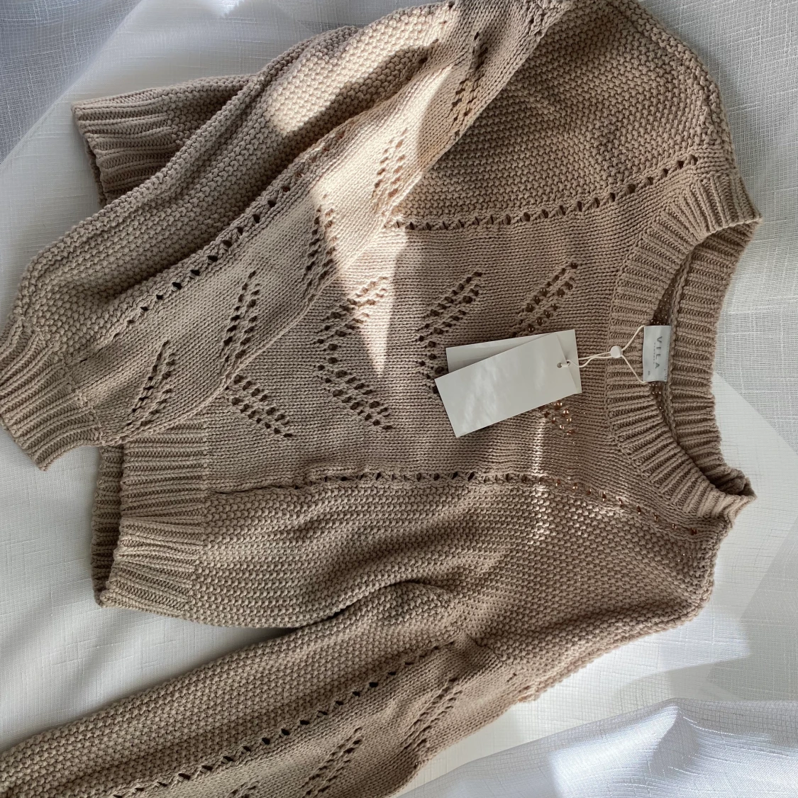 Oanvänd beige tröja  - 91