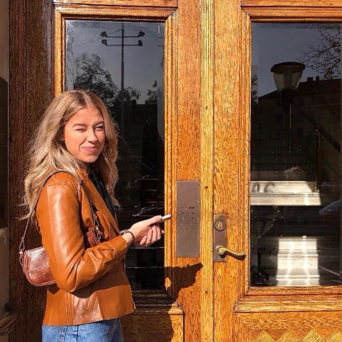 Säljer den här jackan och väskan! 